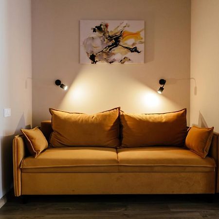 Lara Apartament 3 Leilighet Lviv Eksteriør bilde