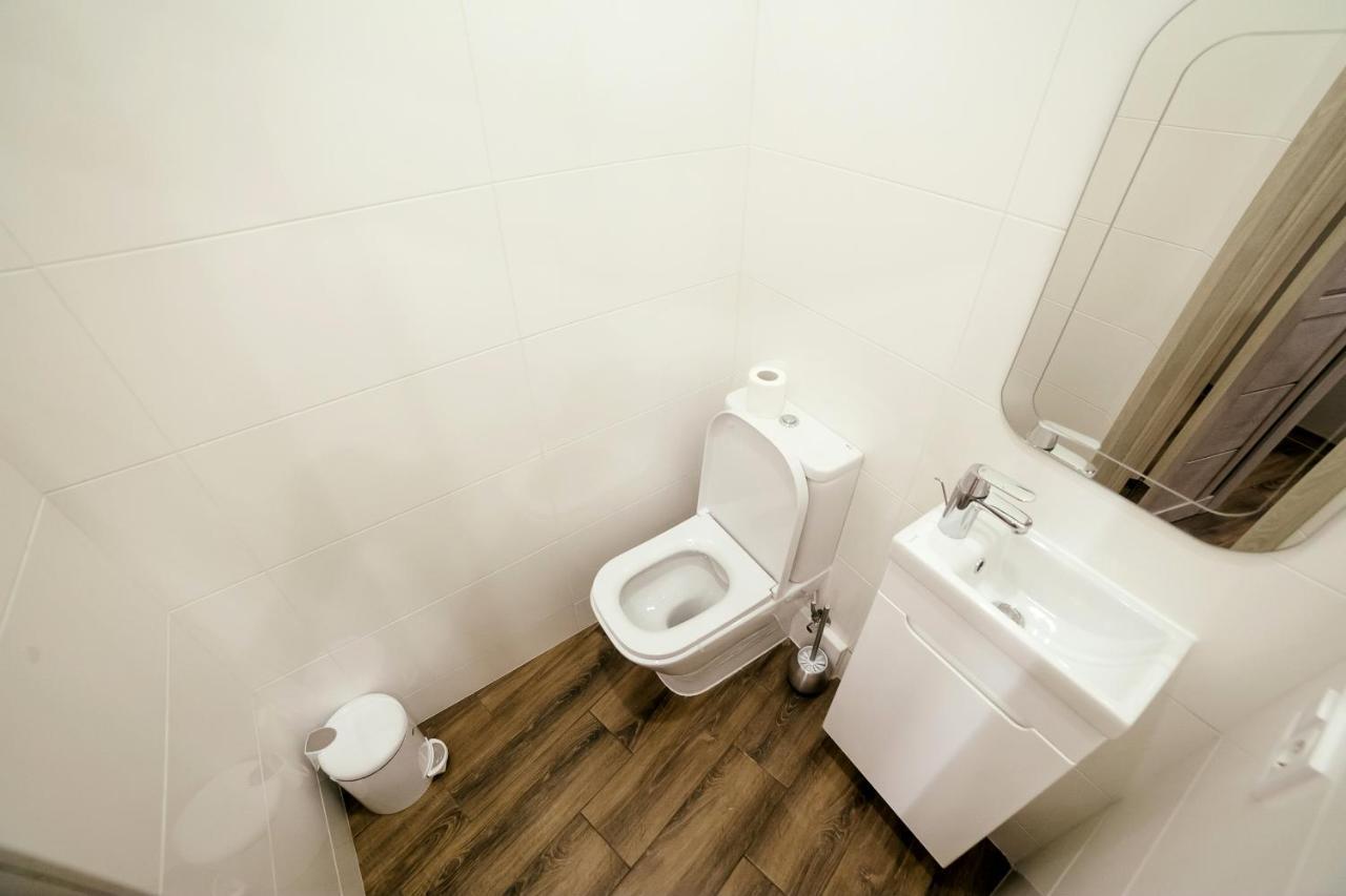 Lara Apartament 3 Leilighet Lviv Eksteriør bilde