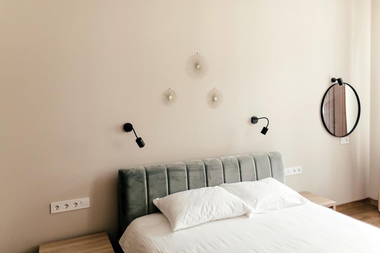 Lara Apartament 3 Leilighet Lviv Eksteriør bilde
